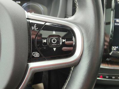 Volvo XC60 T8 TWIN ENGINE AWD PHEV CARPLAY CUIR SUSPENSIONS PNEU