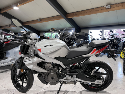 Aprilia Tuono 457 