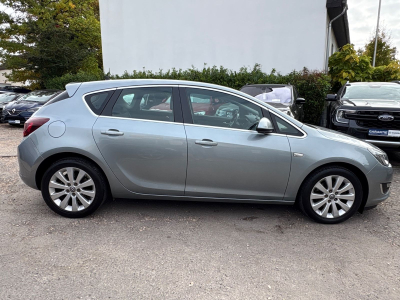 Opel Astra Astra J Lim. 5-trg. Exklusiv