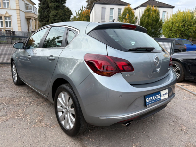 Opel Astra Astra J Lim. 5-trg. Exklusiv