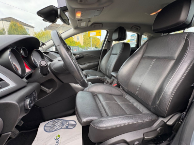 Opel Astra Astra J Lim. 5-trg. Exklusiv