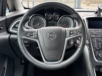 Opel Astra Astra J Lim. 5-trg. Exklusiv