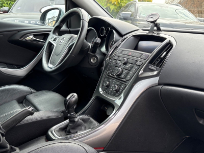 Opel Astra Astra J Lim. 5-trg. Exklusiv