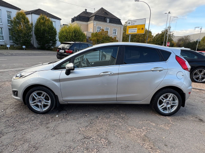 Ford Fiesta Fiesta Titanium/5xTürer/