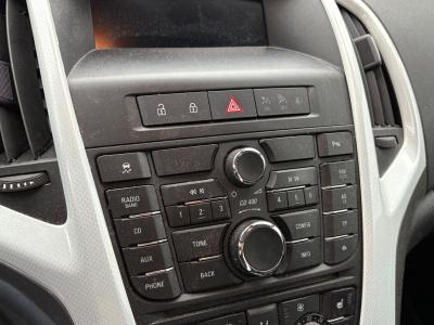 Opel Astra Astra J Lim. 5-trg. White Edition