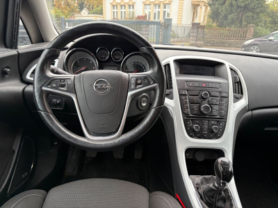 Opel Astra Astra J Lim. 5-trg. White Edition