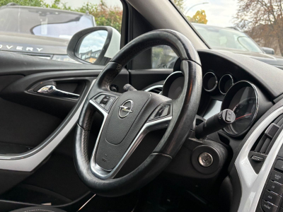 Opel Astra Astra J Lim. 5-trg. White Edition