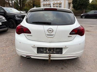 Opel Astra Astra J Lim. 5-trg. White Edition