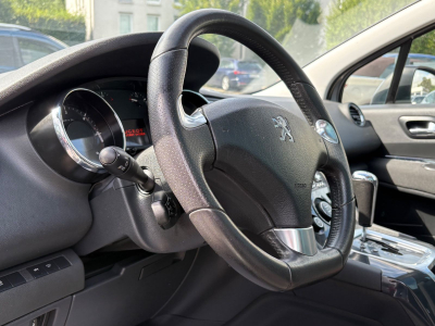 Peugeot 5008 5008 Allure/Automatik/Pano/7xSitze/Navi/