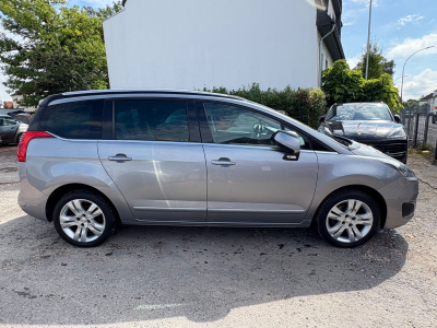Peugeot 5008 5008 Allure/Automatik/Pano/7xSitze/Navi/