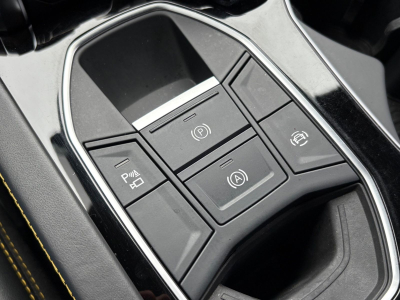 Lamborghini Urus Urus 4.0 V8 Autom./23Zoll/HEADUP/KERAMIK/NACHTSI