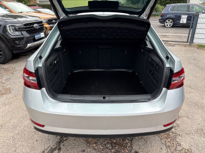 Skoda Superb Superb Lim. Style 150 PS / DSG / LEDER /