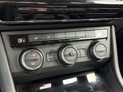 Skoda Superb Superb Lim. Style 150 PS / DSG / LEDER /