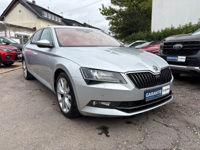 Skoda Superb Superb Lim. Style 150 PS / DSG / LEDER /