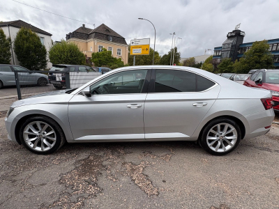 Skoda Superb Superb Lim. Style 150 PS / DSG / LEDER /