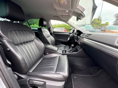 Skoda Superb Superb Lim. Style 150 PS / DSG / LEDER /