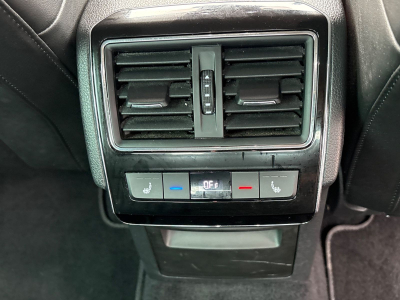 Skoda Superb Superb Lim. Style 150 PS / DSG / LEDER /