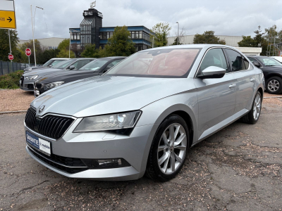 Skoda Superb Superb Lim. Style 150 PS / DSG / LEDER /