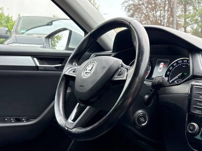 Skoda Superb Superb Lim. Style 150 PS / DSG / LEDER /