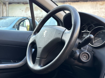 Peugeot e-308 308 SW Filou HDi