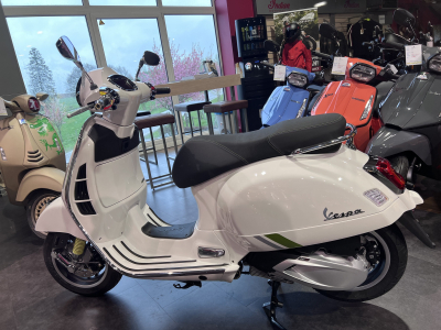 Vespa GTS Super Tech 125