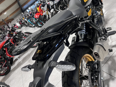 Royal Enfield Himalayan 450 Summit Black