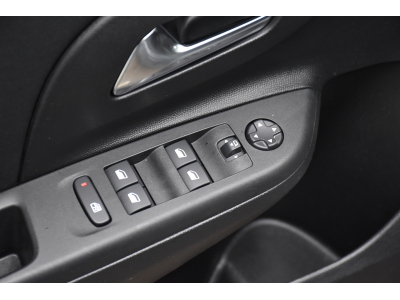 Opel Corsa 1.2 GS AT8