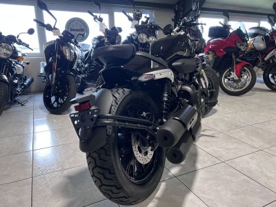 Benelli Leoncino BOBBER V-TWIN 400