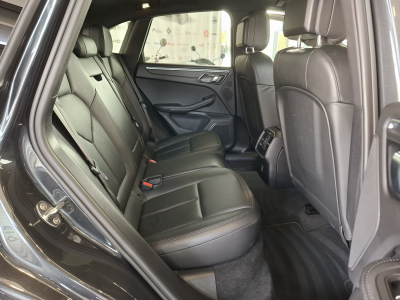 Porsche Macan 2.0 265 NEW MODEL PACK CHRONO PANO CUIR NAVI 1 HAND