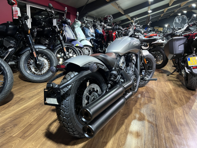 Indian Scout Bobber 1200cc / 100cv Silver Quartz Smoke