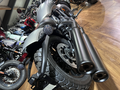 Indian Scout Bobber 1200cc / 100cv Silver Quartz Smoke