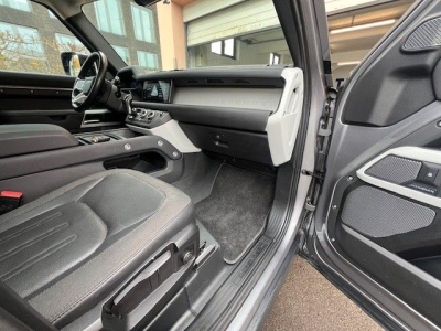 Land-Rover Defender 240 S - AHD - Panorama