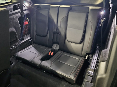 Land-Rover Discovery Sport D NEW MODEL R-DYNAMIC 7 SITZE PANO CUIR NAVI 1 HAND