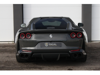 Ferrari 812 Superfast | GRIGIO SCURO | CARBONE | LIFT | CAMERA | MALUS INCLUS