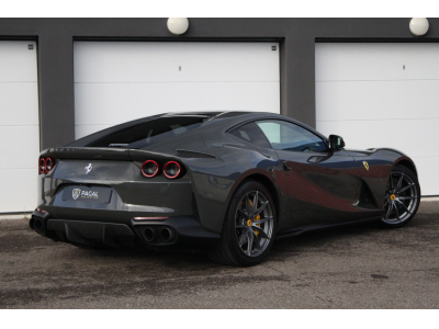Ferrari 812 Superfast | GRIGIO SCURO | CARBONE | LIFT | CAMERA | MALUS INCLUS