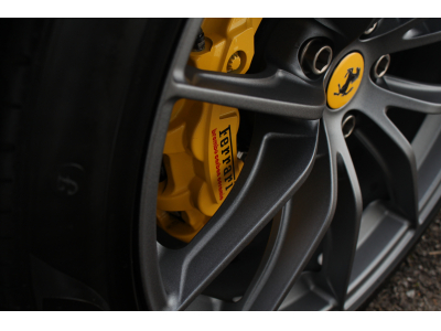 Ferrari 812 Superfast | GRIGIO SCURO | CARBONE | LIFT | CAMERA | MALUS INCLUS