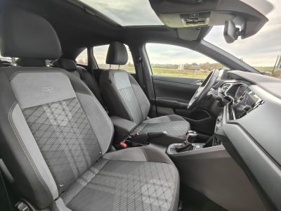 Volkswagen Taigo 1.0 TSI DSG R-LINE GPS CARPLAY CAMERA  SIEGES CHAUFFANTS