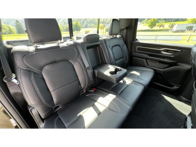 Dodge RAM 1500 5.7 V8 BiGHORN Black Edition + LPG