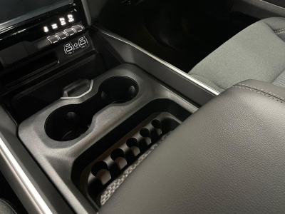 Dodge RAM 1500 5.7 V8 BiGHORN Black Edition + LPG