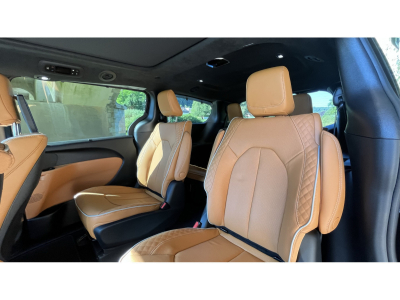 Chrysler Pacifica Limited Pinnacle Hybrid DVD FULL