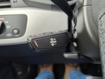 Audi A4 30 TDI S-TRONIC CUIR CARPLAY SIEGES CHAUFFANTS GPS TOIT PANO OUVRANT