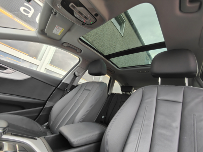 Audi A4 30 TDI S-TRONIC CUIR CARPLAY SIEGES CHAUFFANTS GPS TOIT PANO OUVRANT