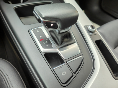 Audi A4 30 TDI S-TRONIC CUIR CARPLAY SIEGES CHAUFFANTS GPS TOIT PANO OUVRANT