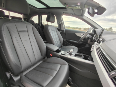 Audi A4 30 TDI S-TRONIC CUIR CARPLAY SIEGES CHAUFFANTS GPS TOIT PANO OUVRANT