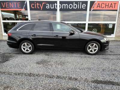 Audi A4 30 TDI S-TRONIC CUIR CARPLAY SIEGES CHAUFFANTS GPS TOIT PANO OUVRANT