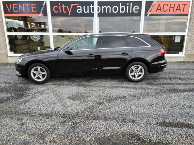 Audi A4 30 TDI S-TRONIC CUIR CARPLAY SIEGES CHAUFFANTS GPS TOIT PANO OUVRANT