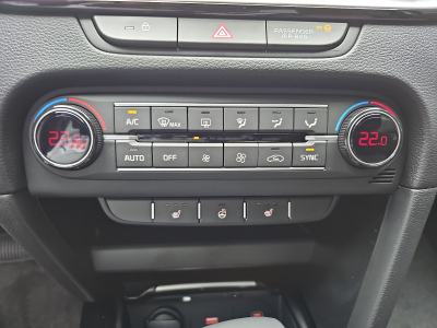 Kia Ceed 1.5 T-GDi 140 DCT Ultimate Edition