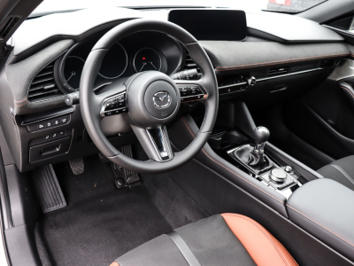 Mazda 3 2.5 L E-SKYACTIV 140 Nagasi