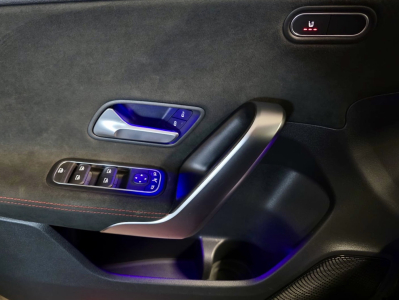 Mercedes-Benz A 180 D AMG LINE AUTO PANO CUIR NAVI 1 HAND