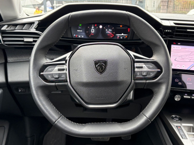 Peugeot 308 308 Allure/Automatik/1.Hand/LED/KAMERA/